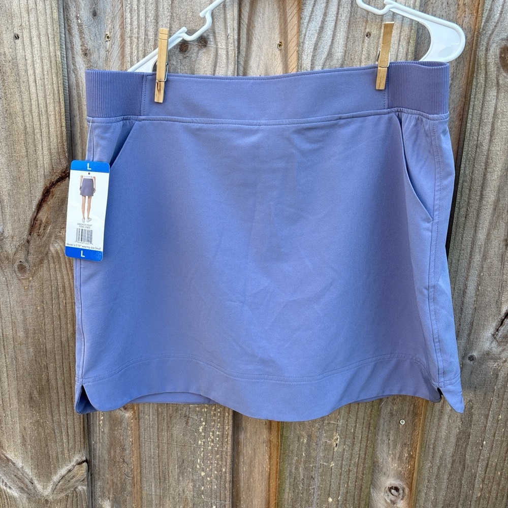 NWT Skort